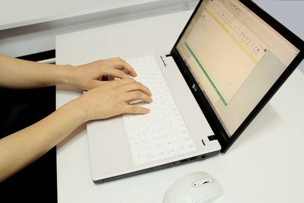 Maîtrisez le marché : les meilleurs outils de veille concurrentielle pour rester en tête