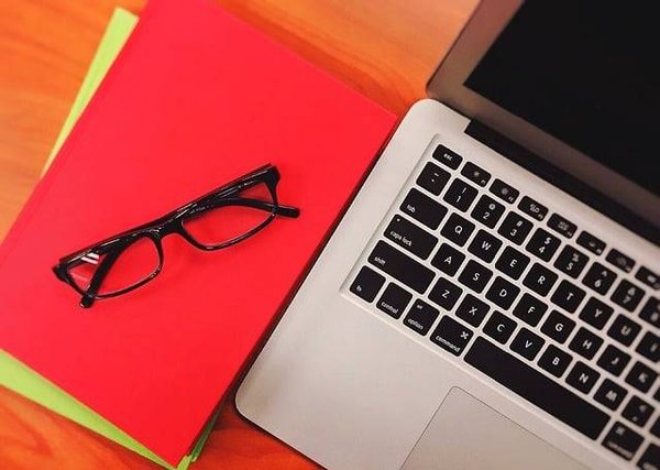 L'art de la simplicité: Comment concevoir une interface utilisateur intuitive qui séduit les utilisateurs